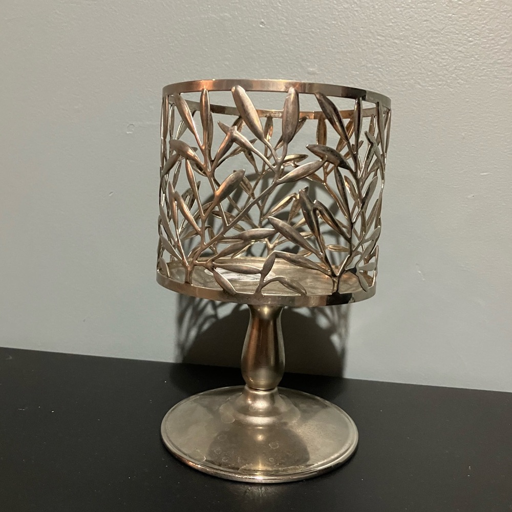 Bath and body works candle holder